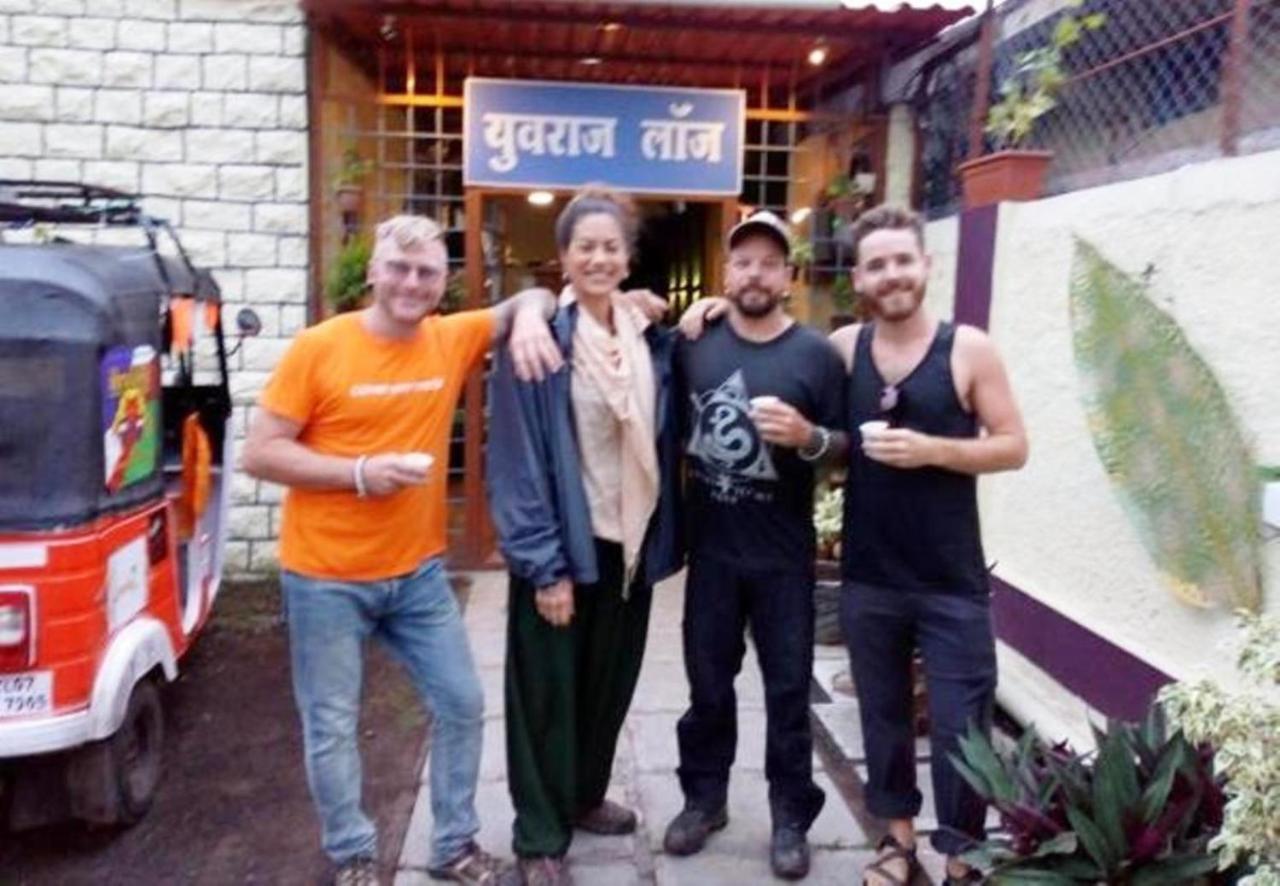 Yuvraj Lodge Osmanabad エクステリア 写真